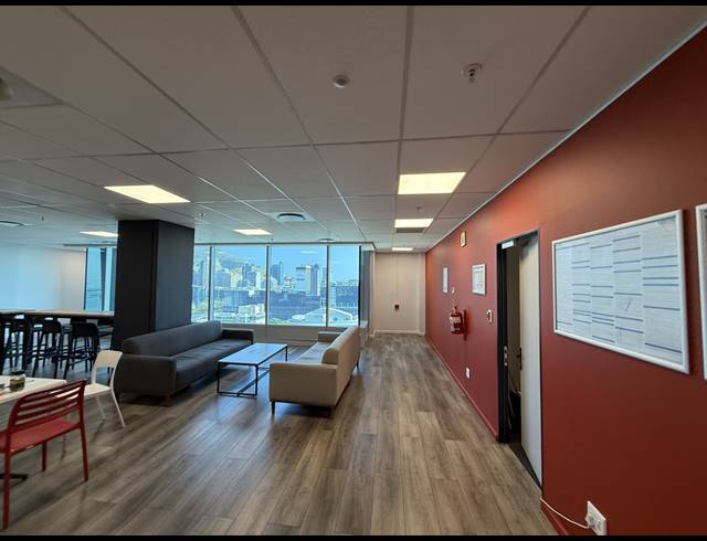 8,380M² OFFICE TO LET IN FORESHORE